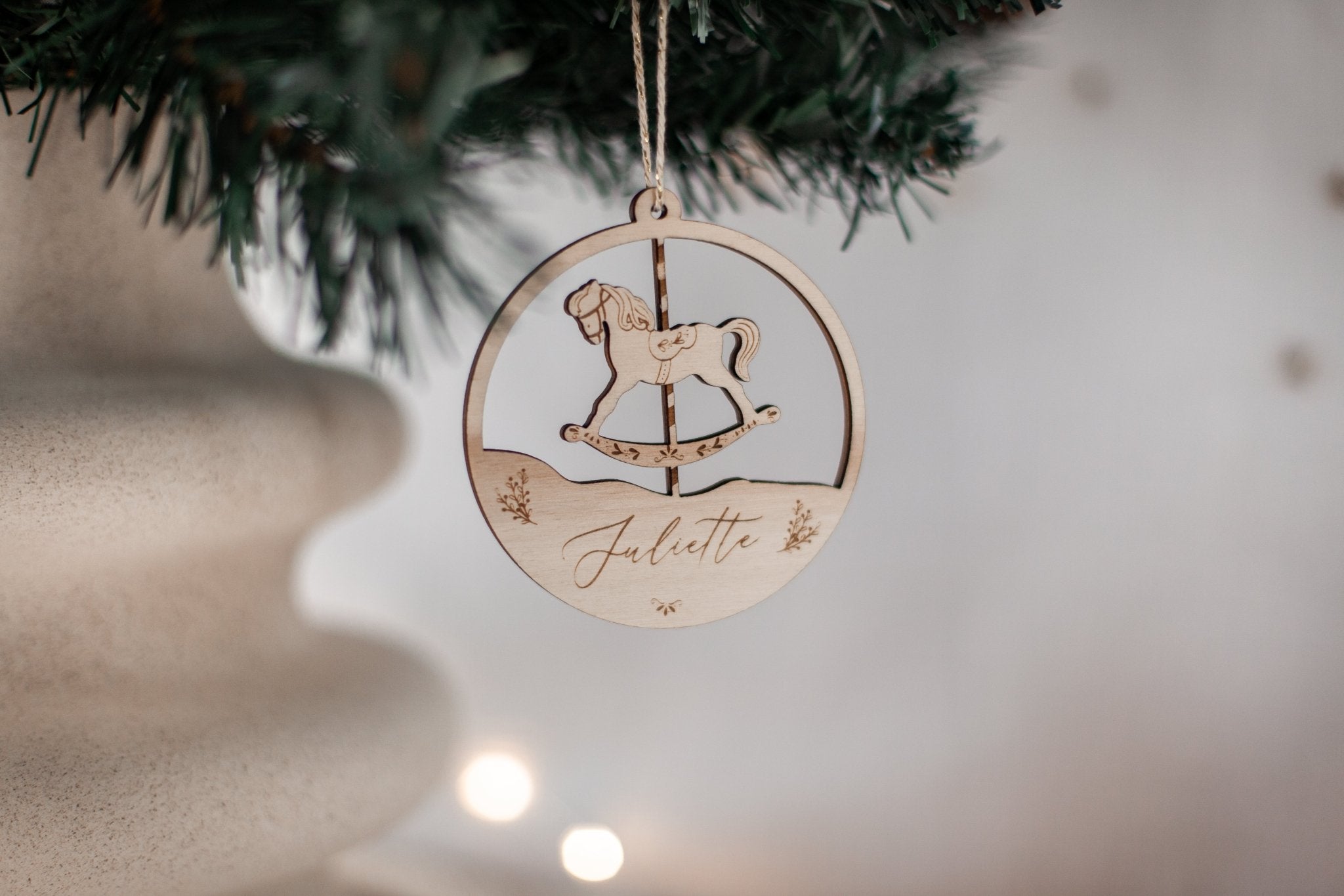 Boule de noël personnalisée cheval à bascule - Agencemdf