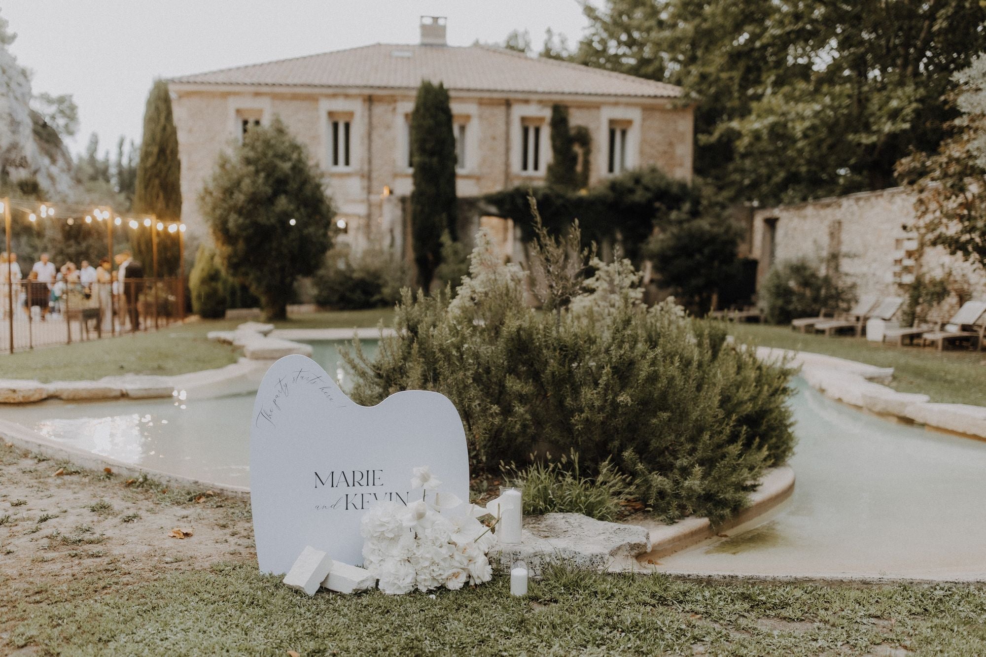 Comment personnaliser un panneau bienvenue mariage ? - Agencemdf