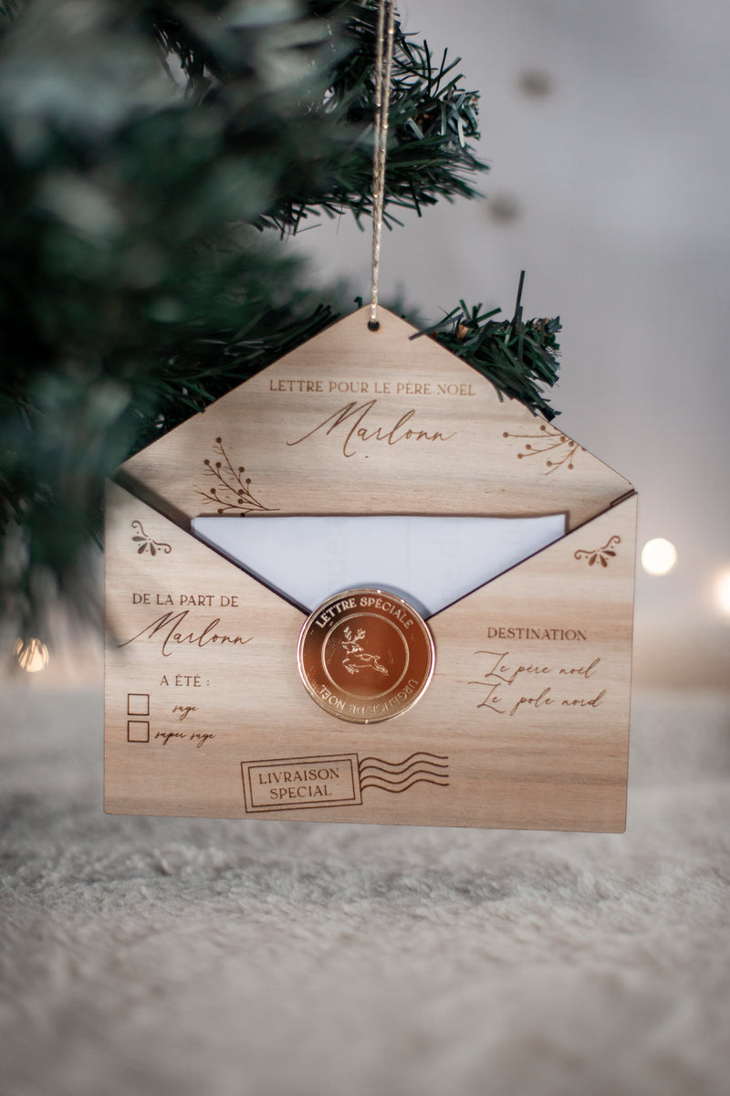 Enveloppe liste de cadeaux de Noël en bois personnalisée