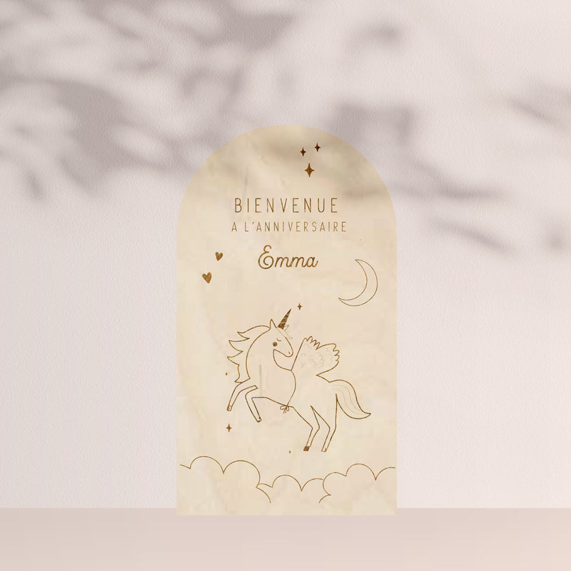 Panneau d'accueil anniversaire licorne - version bois